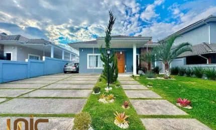 Casa com 3 dormitórios à venda, 185 m² por R$ 1.600.000,00 - Albuquerque - Teresópolis/RJ