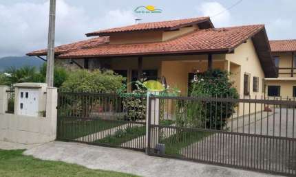 Casa 3 quartos + Edícula + 2 apartamentos no Campeche - Florianópolis/SC.