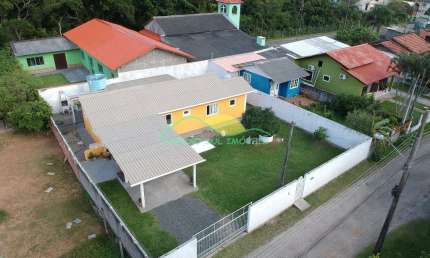 Casa de alvenaria térrea com 3 quartos, sendo um suíte, na Caiacanga do Ribeirão - Ribeirão da Ilha