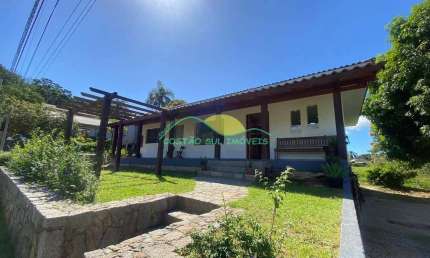 Casa com 3 Dormitórios á venda no Ribeirão da Ilha – Charme e Tradição em Florianópolis