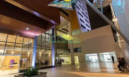 Salas Comerciais no Centro Executivo Globo Tower no coração do Estreito - Florianópolis/SC