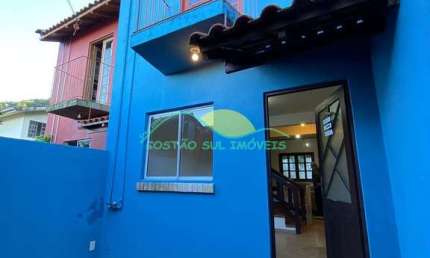 Casa de 2 dormitórios, disponível para locação anual, Morro das Pedras, Florianópolis, SC
