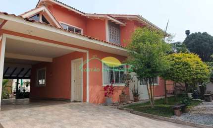 Casa à VENDA com 260m² de 3 Dormitórios com piscina no Campeche Central – Florianópolis/SC