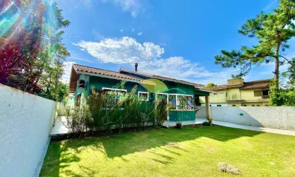 LOCAÇÃO DE DIÁRIAS- Casa Aconchegante com 3 Dormitórios e Área de Lazer no Morro das Pedras – Aprov