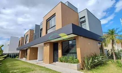 Casa geminada com 3 quartos, sendo um deles suíte, financiável - Campeche - Florianópolis/SC