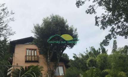 Casa Charmosa à Venda no Rio Tavares – Praia, Natureza e Praticidade!   Rio Tavares, Florianópolis,