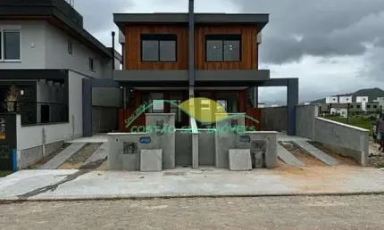 Casa com 3 suítes, 200 metros  da Praia  à venda, Campeche, Florianópolis, SC