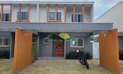 ✨ Seu Refúgio Exclusivo no Condomínio LAS PIEDRAS , 3  Quartos – Morro das Pedras, Florianópolis ✨