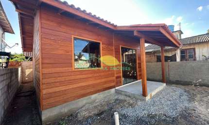 ALUGUEL - Casa de 2 quartos NOVA, localização privilegiada aceita PET
