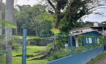 Casa de 90 m² em terreno de 10.400m² com vista para o mar e escritura pública na freguesia - ribeir