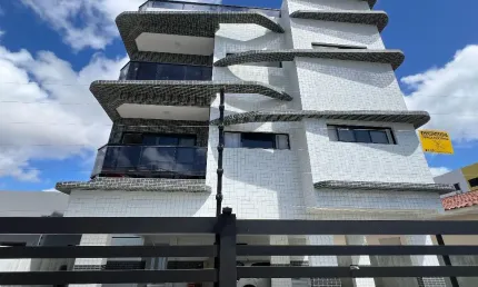 Apartamento com 3 quartos e área privativa na cobertura