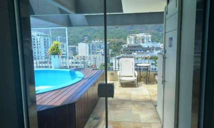 Ótima Cobertura Duplex 2 Qts (1suíte) e Dependências em Botafogo