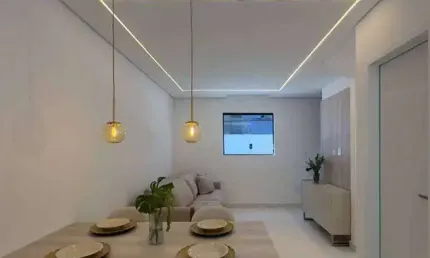 Casa triplex c/ 2 dorm sendo 2 suítes, piscina, 89 m² de área útil. bairro: canto do forte.