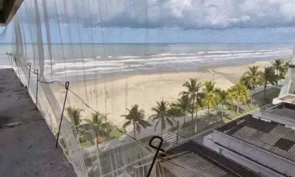 Apto de 2 dorm c/ 2 suítes, 2 vagas, vista mar, prédio frente mar, 79 m² de área útil. bairro:imperador.