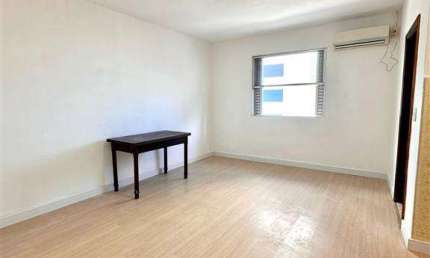KITNET, 50 METROS DA PRAIA, 25 m² de área útil, Bairro: BOQUEIRÃO.