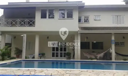Casa a venda em Condomínio de chácaras em excelente localização