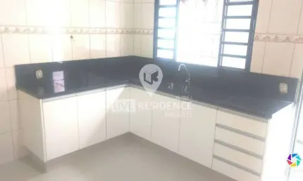 Casa à venda no Jardim Santa Filomena em Itatiba/SP com 3 dormitórios