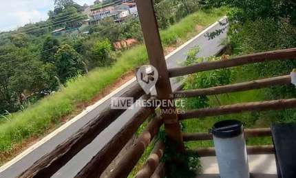 Chácara a venda em Itatiba contendo 02 Casas térreas.