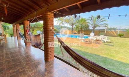 Chácara à Venda em Bairro Tranquilo de Itatiba, terreno 1.875m²