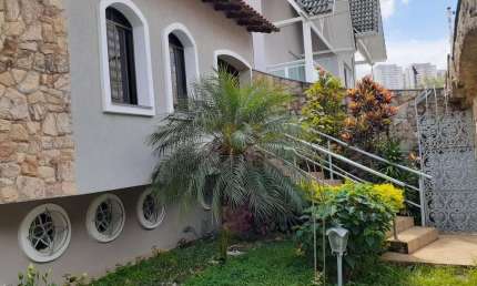 Casa com 3 quartos à venda na Rua Santo Antônio, Vila Galvão, Guarulhos