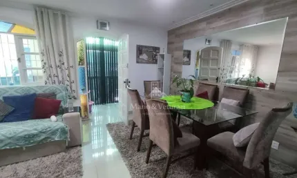 Sobrado com 3 dormitórios + Edícula à venda, 208 m² por R$ 800.000,00 - Vila Alice (Vicente de Carvalho) - Guarujá/SP