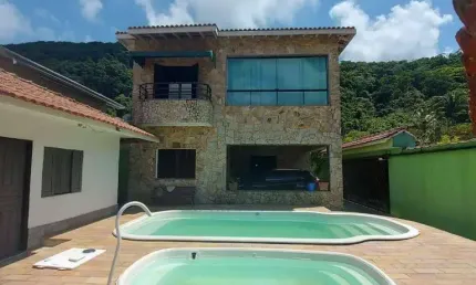 Sobrado com 9 dormitórios à venda, 370 m² por R$ 1.800.000,00 - Guaiuba - Guarujá/SP
