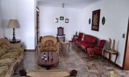 Sobrado com 5 dormitórios à venda, 640 m² por R$ 2.600.000,00 - Guaiuba - Guarujá/SP