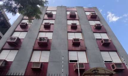 Excelente apartamento com sacada no Petrópolis com 114m²x
