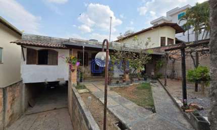 Casa com 3 quartos à venda no Planalto, Belo Horizonte  por R$ 880.000