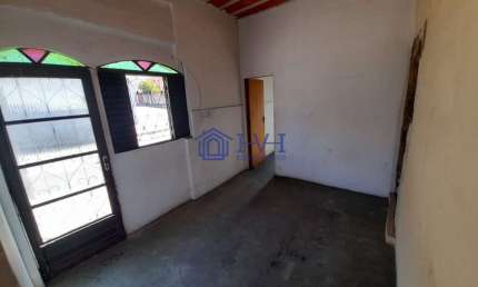 Casa comercial com 1 sala para alugar no Asteca (São Benedito), Santa Luzia  por R$ 1.200
