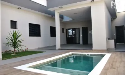 Casa Térrea em Indaiatuba, Condomínio Dona Lucilla com 3 suítes - 185 m²