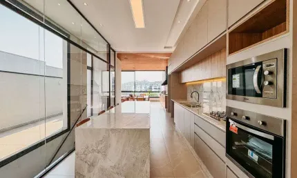 Casa Térrea em Indaiatuba, Condomínio Helvétia Park II com 4 suítes - 315 m²