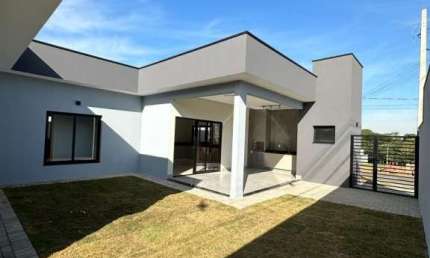 Casa Térrea em Salto, Condomínio Lagos D'Icaraí com 2 quartos e 1 suíte - 161 m²
