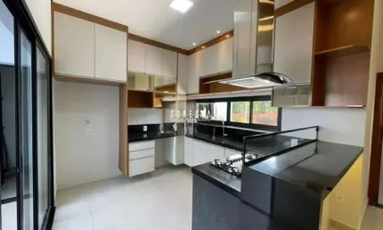 Casa Térrea em Indaiatuba, Condomínio Viena com 3 suítes - 170 m²