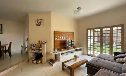 Casa Sobrado em Indaiatuba,  com 3 quartos, sendo 1 suíte - 192,28 m²