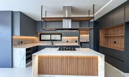 Sobrado Condomínio Jardim Villa Romana, com 3 suítes - 285 m²
