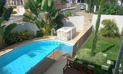 Sobrado no Bairro Jardim Esplanada, 4 Quartos e 1 suíte, 260 m²