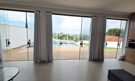 Casa em Salto, Condomínio Terras de Santa Rosa - 222 m²
