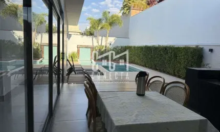 Casa em Indaiatuba, Condomínio Helvétia Park com 3 suítes - 255 m²