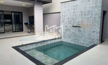 Casa Térrea em Indaiatuba, Condomínio Dona Lucilla com 3 suítes - 210 m²