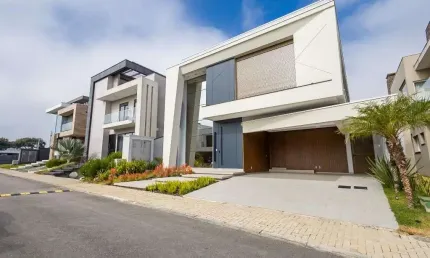 Casa com 4 suítes à venda, 290 m² por R$ 3.680.000 - São Braz - Curitiba/PR