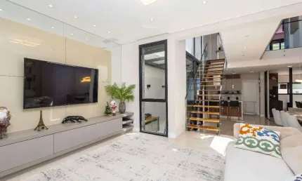 Casa mobiliada com 4 quartos à venda, 278 m² por R$ 2.987.000