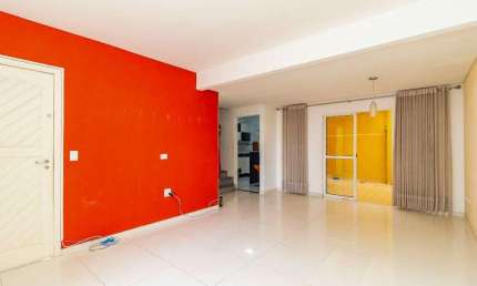 Sobrado em condomínio com 3 dormitórios à venda, 103 m² por R$ 587.900 - Uberaba - Curitiba/PR