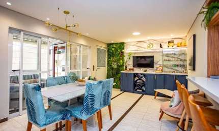 Casa reformada com 3 dormitórios à venda, 163 m² por R$ 1.239.900 - Bacacheri - Curitiba/PR