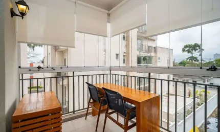 Apartamento à venda no Hugo Lange – 2 Quartos, Mobiliado e Decorado