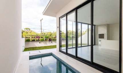 Casa NOVA alto padrão com 3 suítes à venda, 261 m² por R$ 2.637.900 - Santa Felicidade - Curitiba/PR