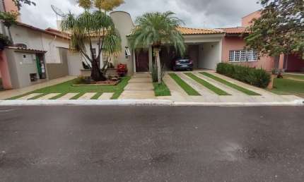 Casa à venda com três dormitórios em condominio, Jardim Donalísio, Salto, SP