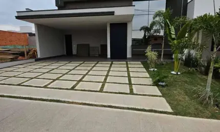 Linda e moderna Casa à venda, com piscina , rica em armários ,condomínio Evidências em Indaiatuba,