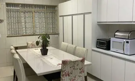 Casa à venda com quatro dormitórios, muito bem localizada no coração !!! perto de tudo!! centro, in