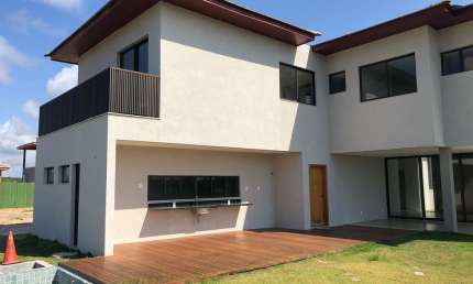 Casa à venda no bairro Centro - Mata de São João/BA
